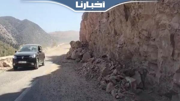 انهيارات صخرية بأعالي جبال إقليم الحوز بسبب قوة الهزة الأرضية